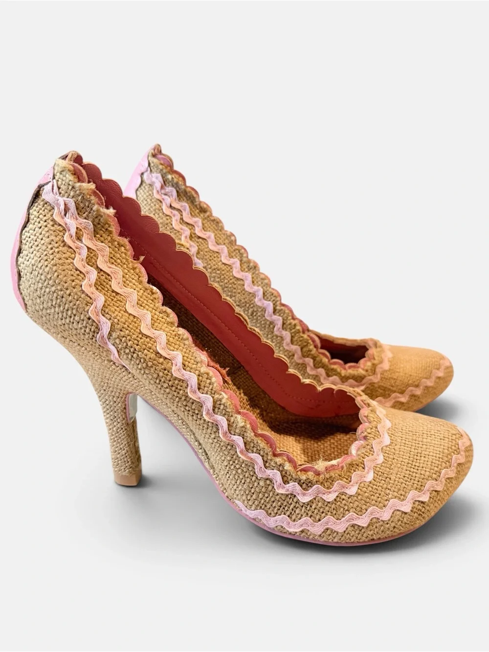 Irregular Choice Burlap Heels Size 38.5 Tan Brown Pink Ric Rac Trim Retro Pinup